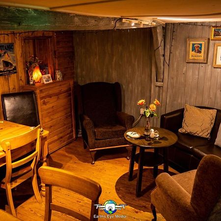 The Bear Inn Llandovery Eksteriør billede