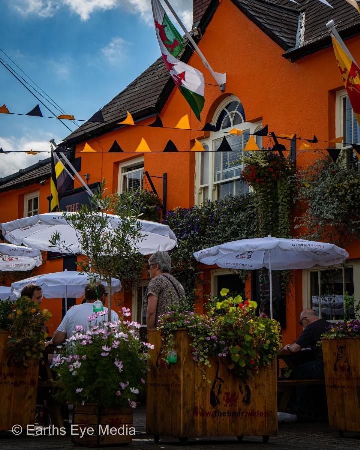 The Bear Inn Llandovery Eksteriør billede